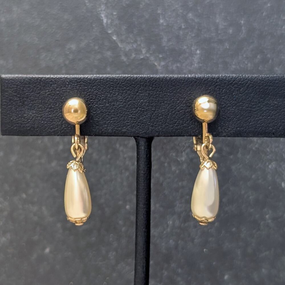Vintage Sarah Coventry Clip On Earrings Gold Tone and Faux Pearl Dangle Drop